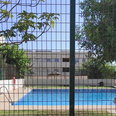 Habitaciones En Casa Compartida Retamar Алмерия Екстериор снимка