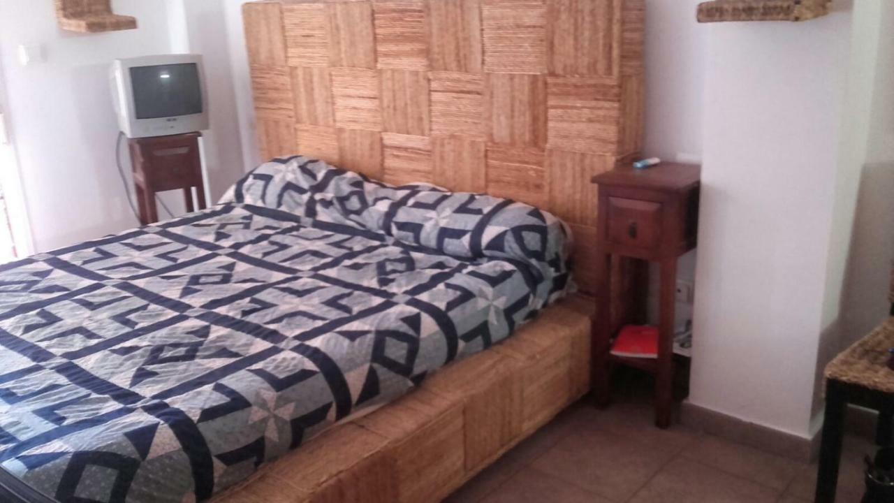 Habitaciones En Casa Compartida Retamar Алмерия Екстериор снимка